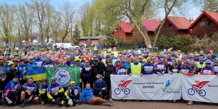 Ponad 350 rowerzystów wspólnie objechało Zalew Szczeciński