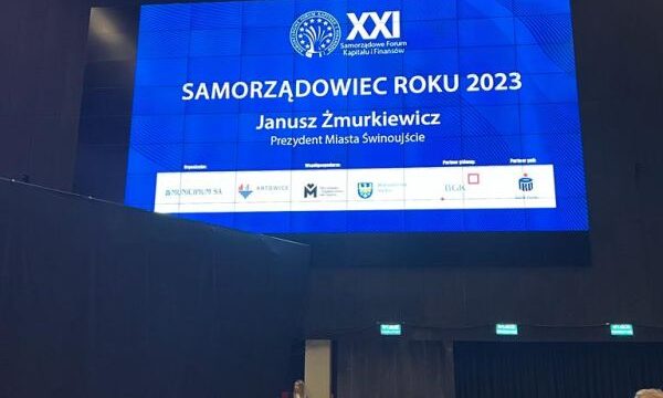 Nagroda Samorządowca Roku 2023 dla Prezydenta Świnoujścia Janusz Żmurkiewicza.
